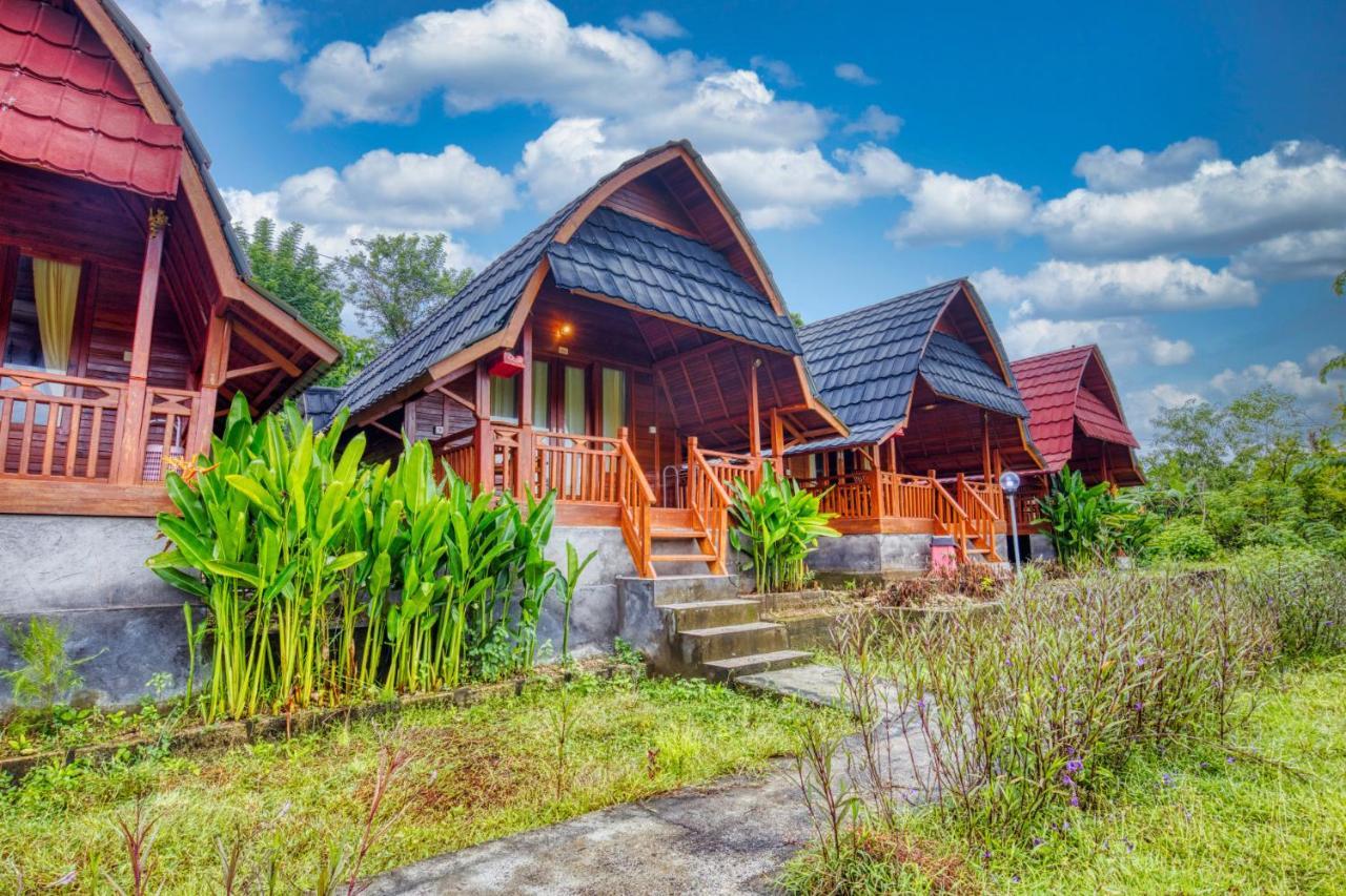 Dekara Cottages Ped Exterior photo
